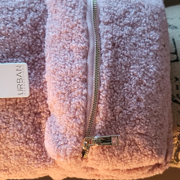 URBAN EXPRESSIONS Herdwick Pink Blush Faux Shearling Backpack - Picture 10 of 11